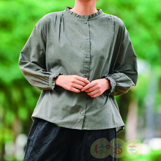 フリルブラウス