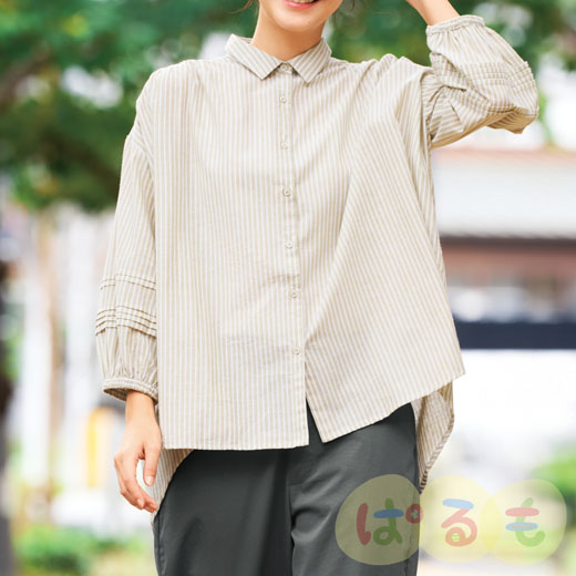 袖ピンタックブラウス